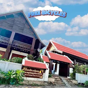 3* ホテル Lakhang Thong