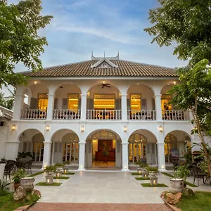 Hotel Santi